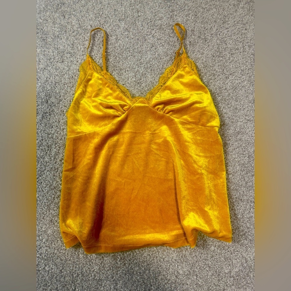Forever 21 Fall Back to school Mustard Yellow Velvet Lace Trim Cami – Size M